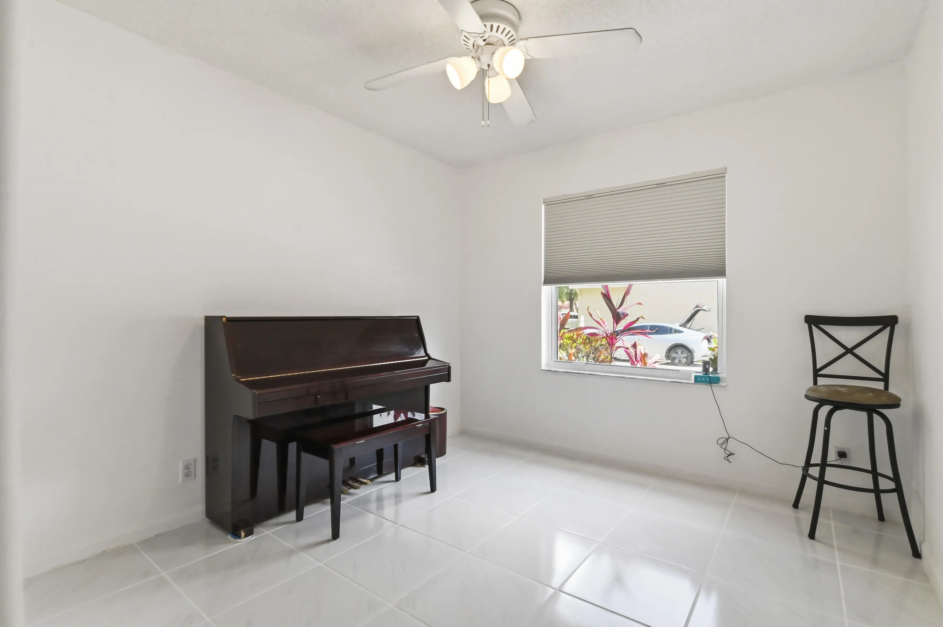 06 bedroom 01