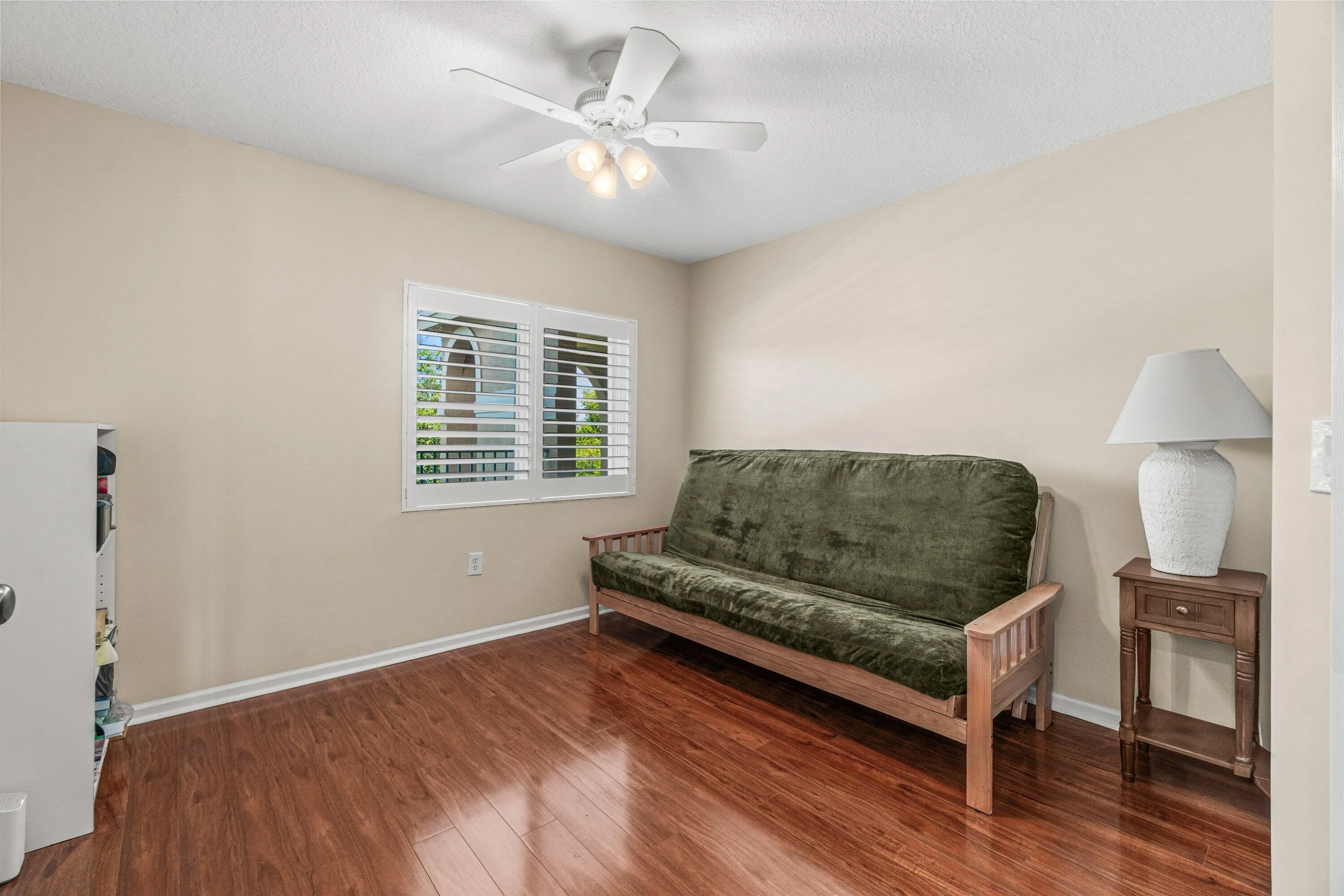 bedroom/den