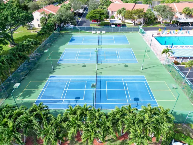 Clubhouse Tennis and Pickleball Courts