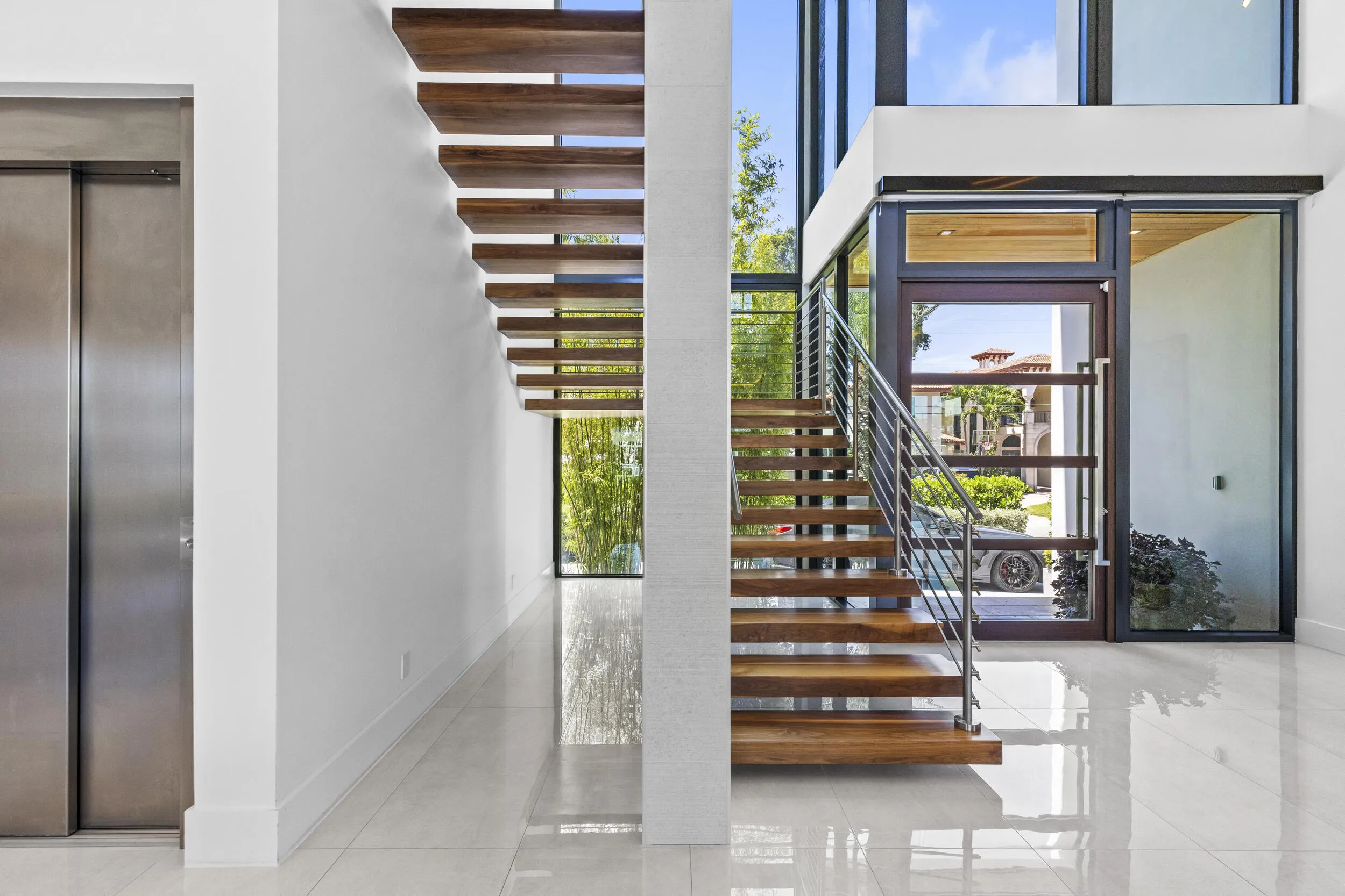 Stainless Steel Elevator.