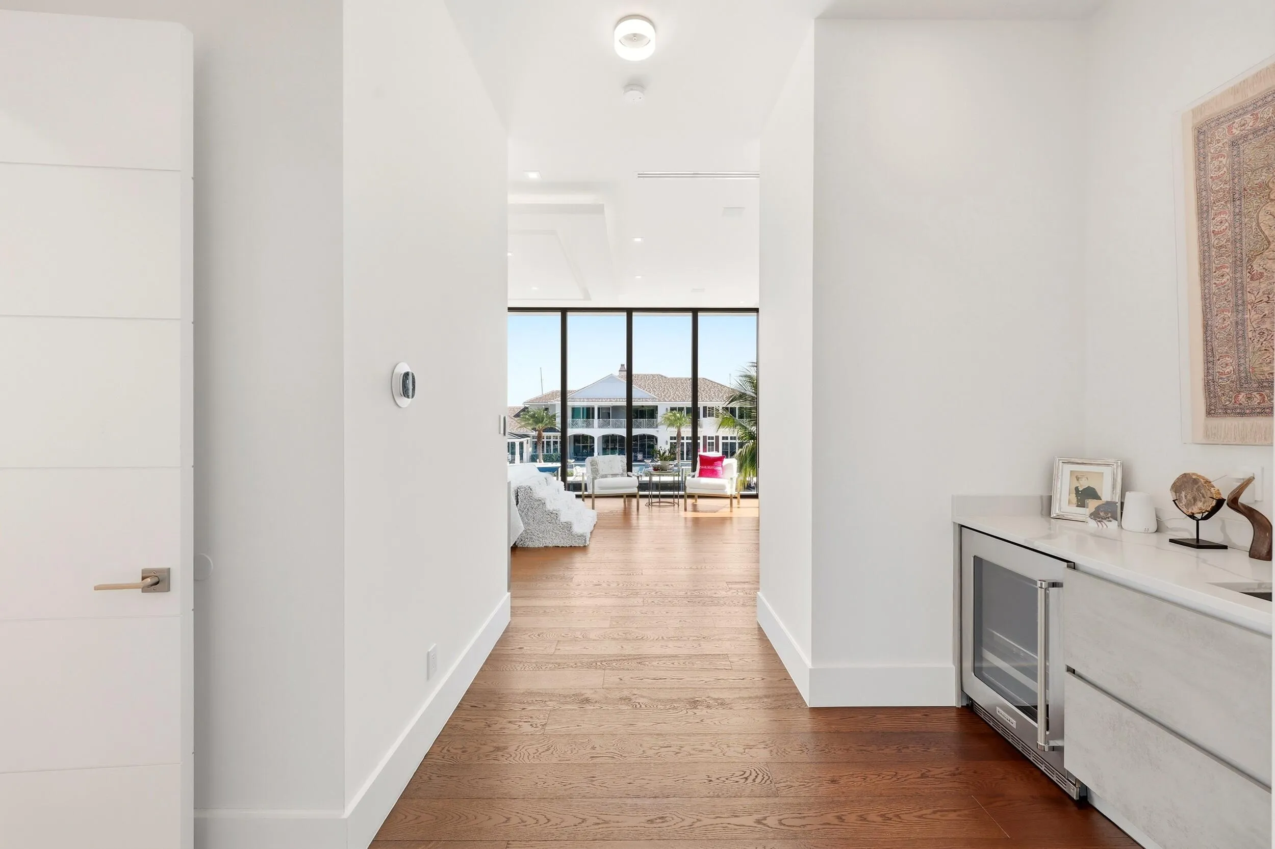 1500 Sqft Primary Suite With In-Suite Bar