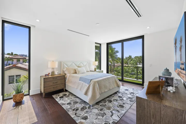 2nd Floor Front Guest Room
