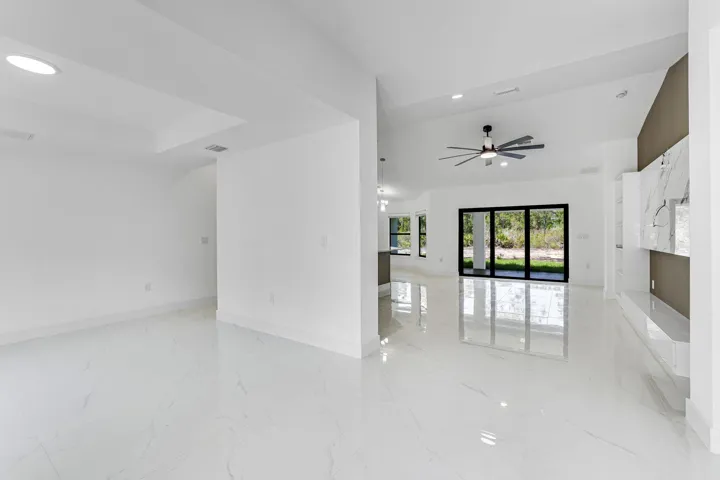1207 Desoto Ave, Lehigh Acres, FL 33972