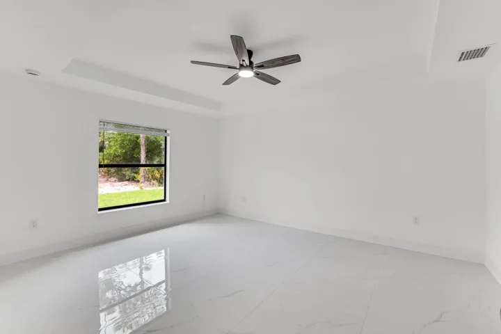1207 Desoto Ave, Lehigh Acres, FL 33972
