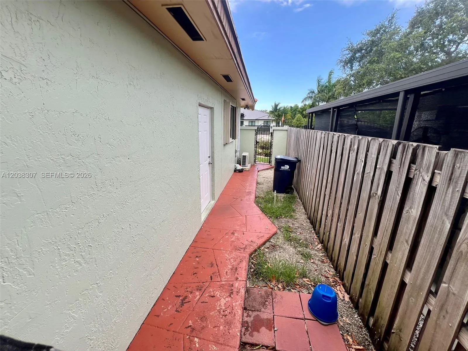 Property photo 38
