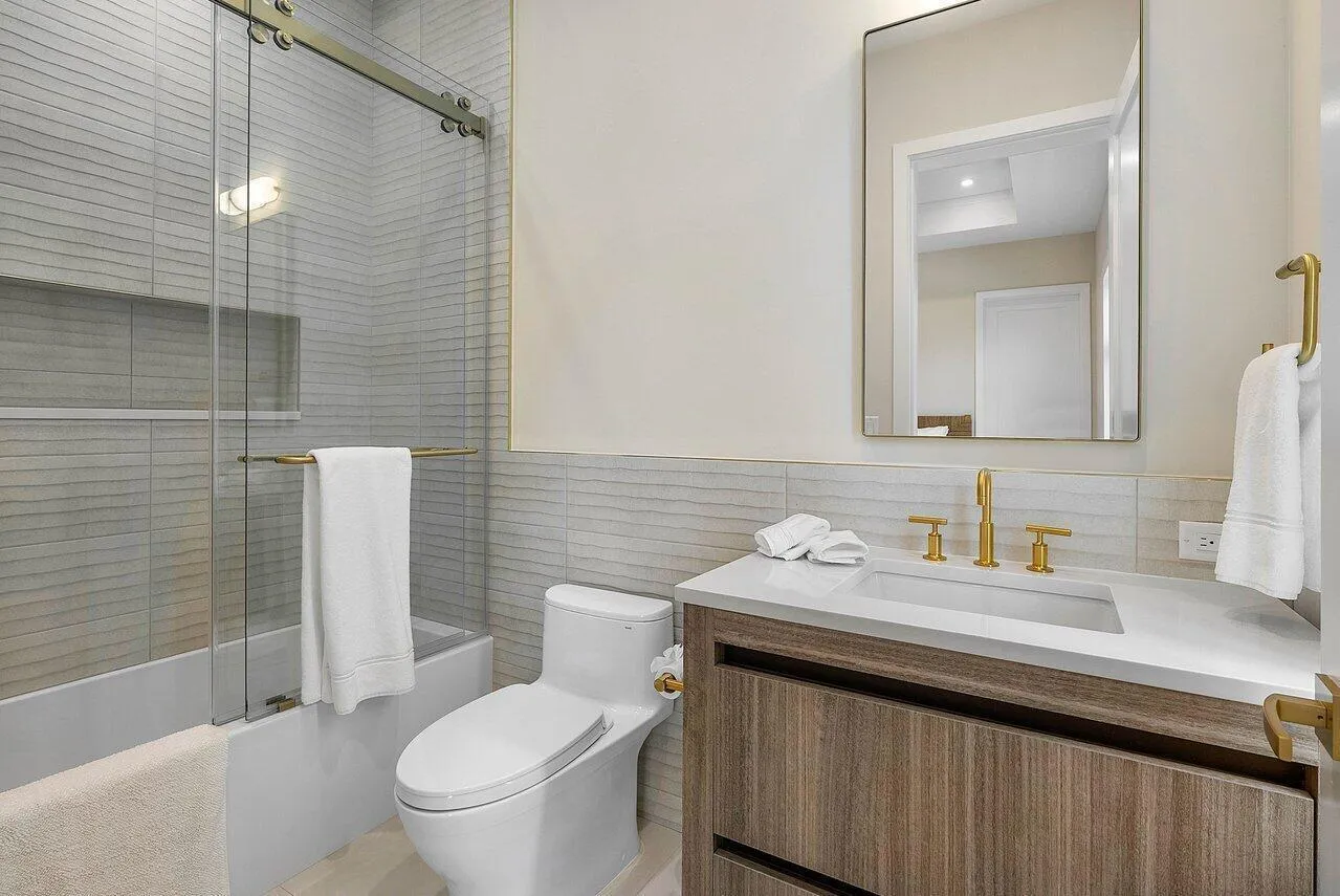 026-909BondWay-DelrayBeach-FL-33483-SMAL
