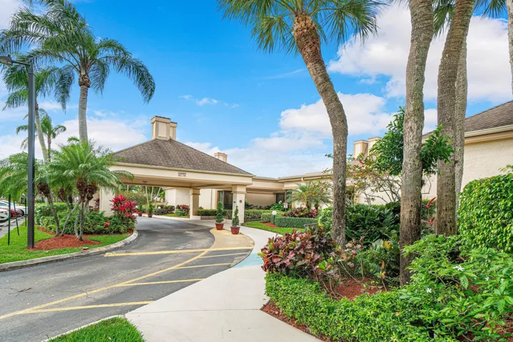 Country Club Portico