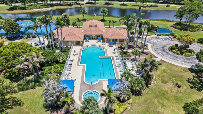 Club House/Pool