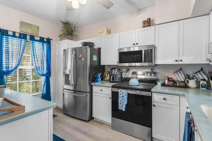 Light and Bright kitchen