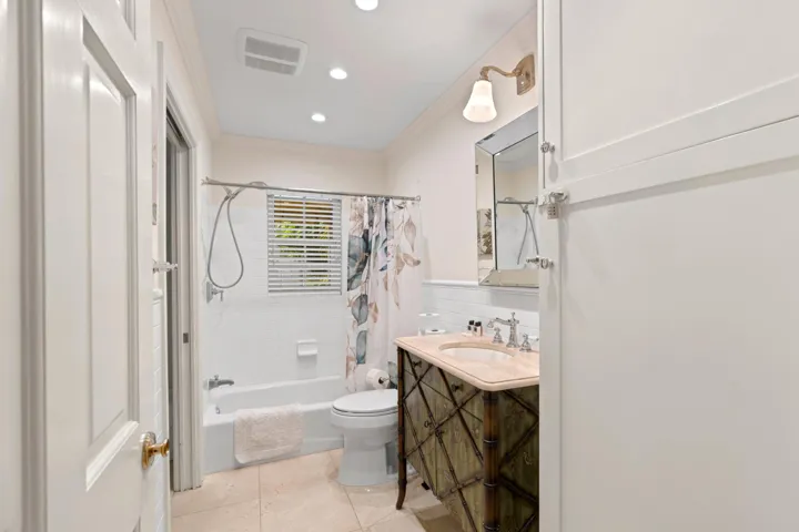 Guest Suite Bath