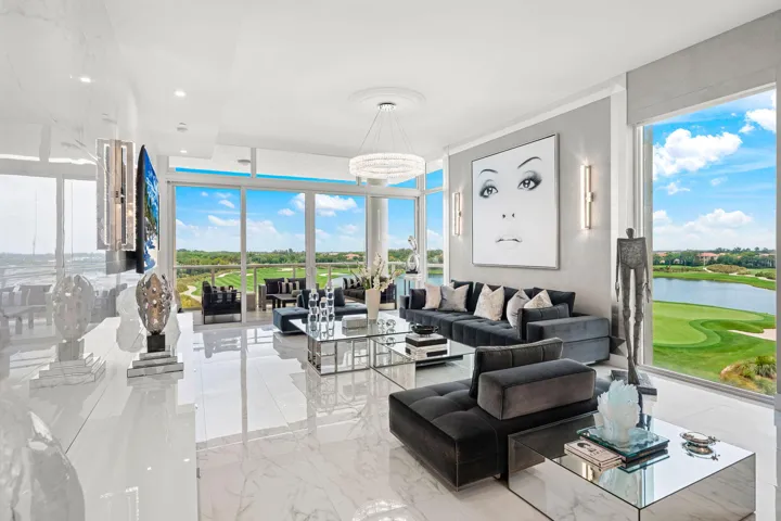 Fabuous Corner Penthouse