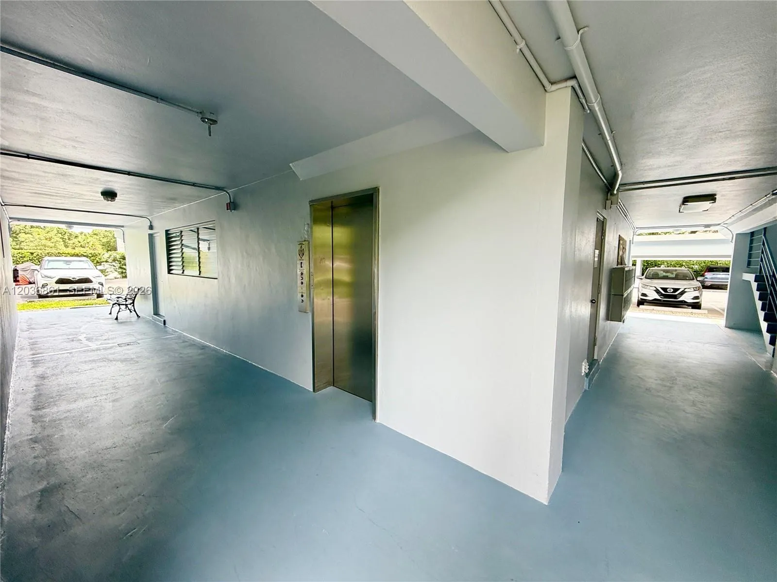 Photo 44