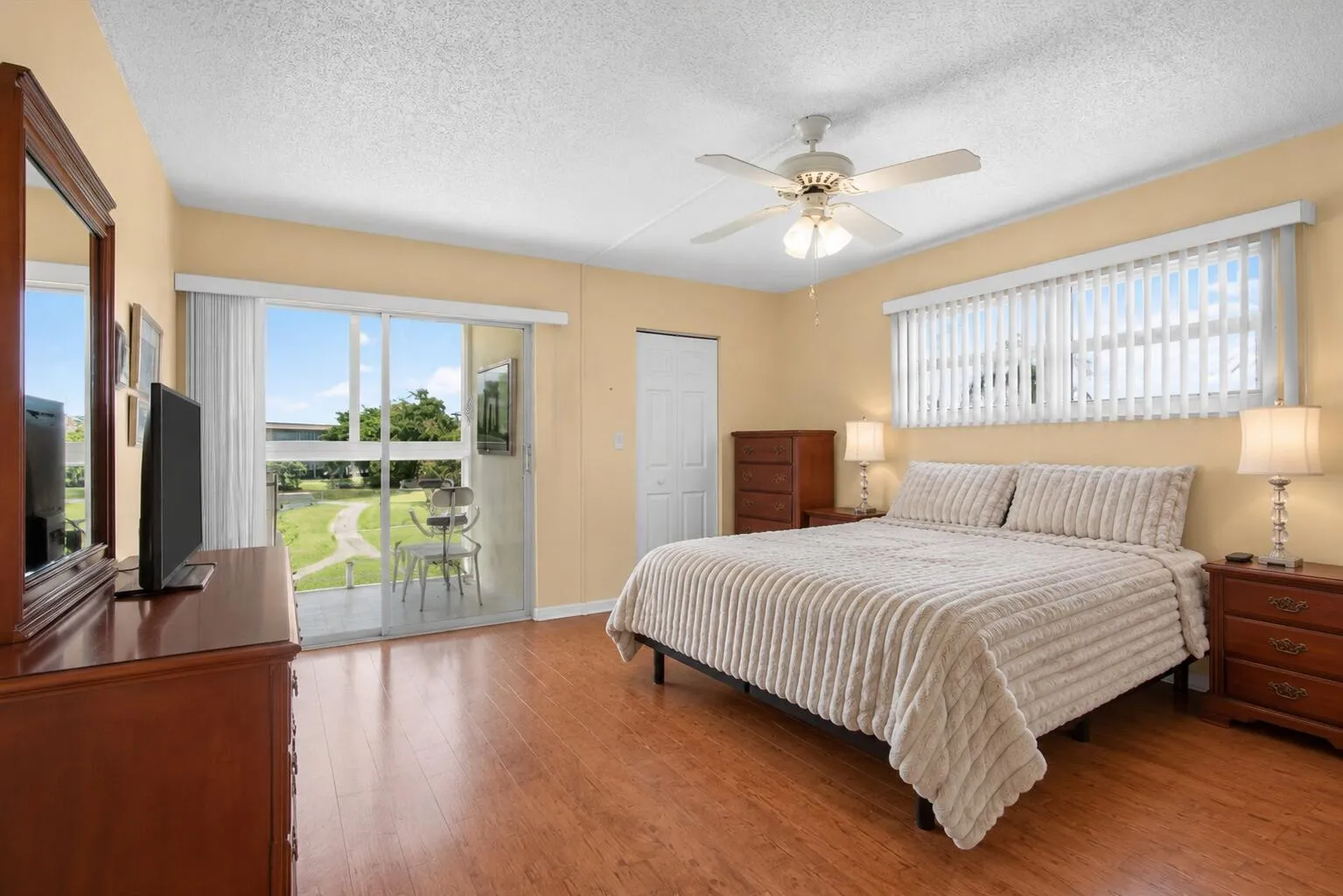 MAIN BEDROOM VIRTUAL FURN.