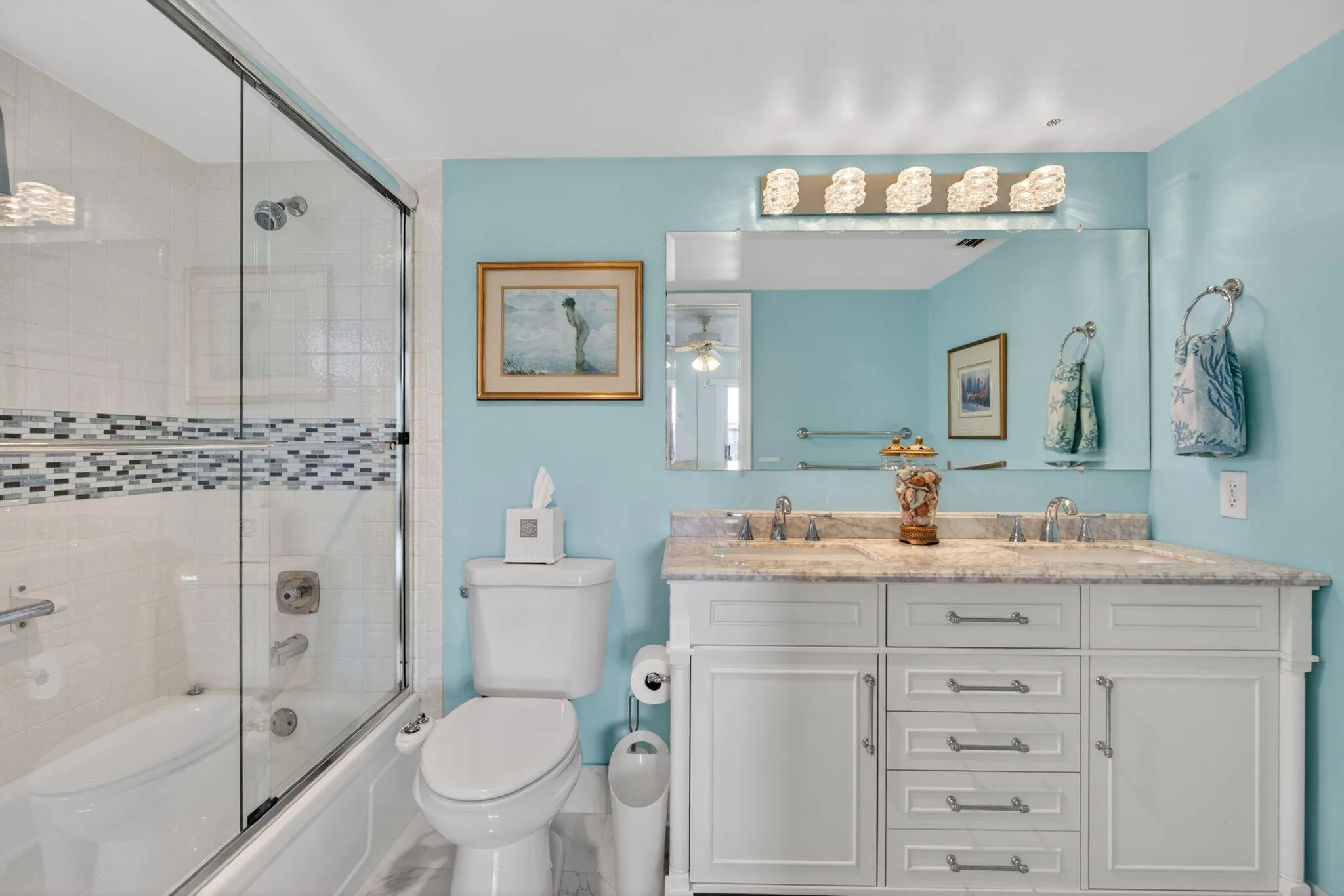 MAIN BATHROOM