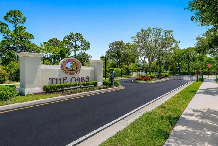 Oaks Entrance