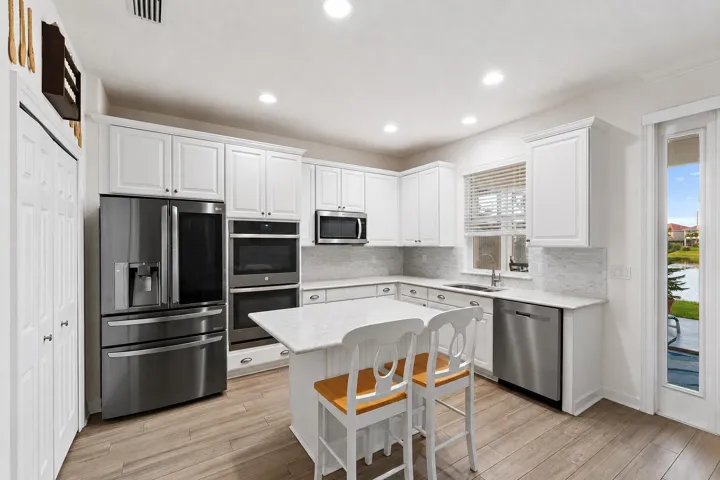 7835 SE Heritage Blvd