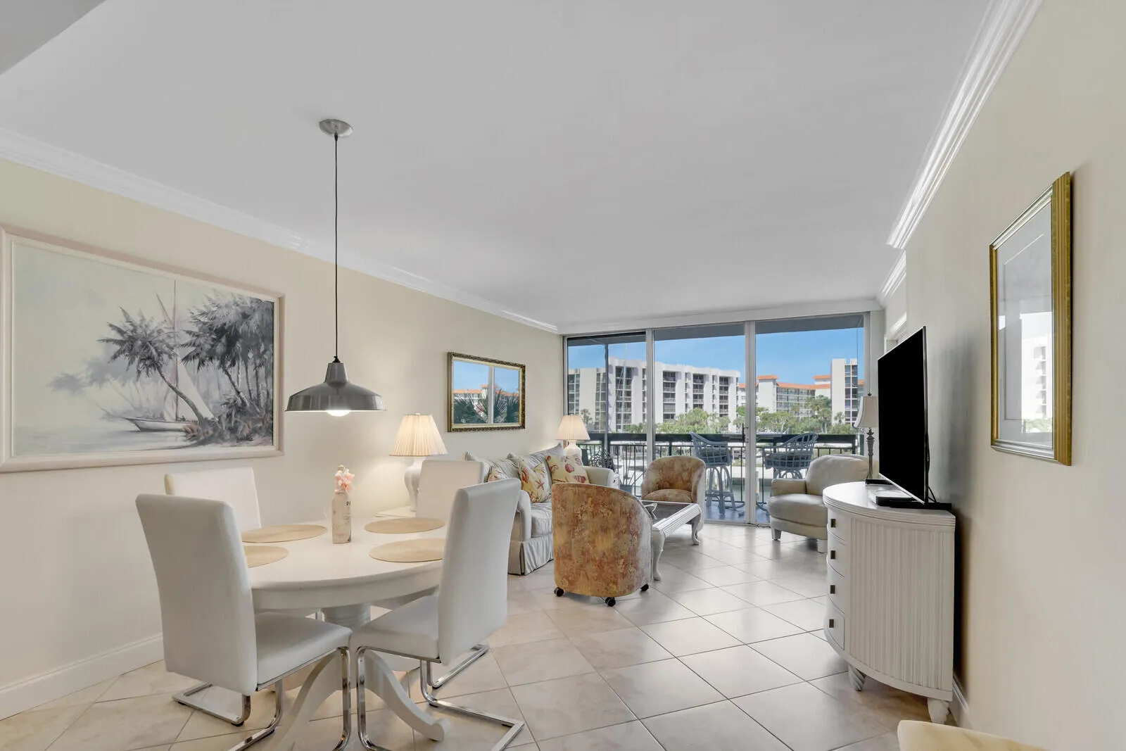 Living/Dining Room