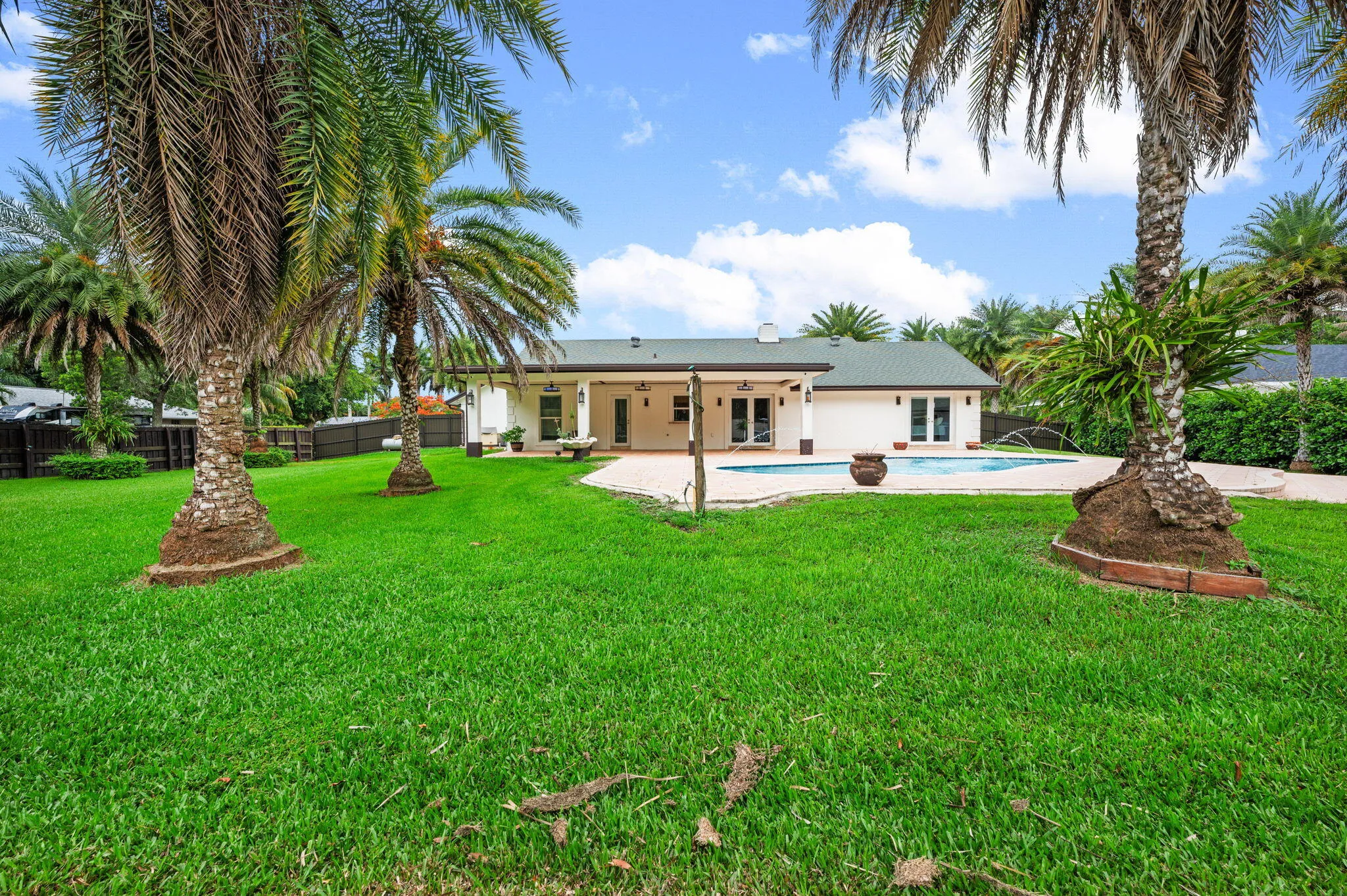 29-web-or-mls-5700-sw-196th-ln