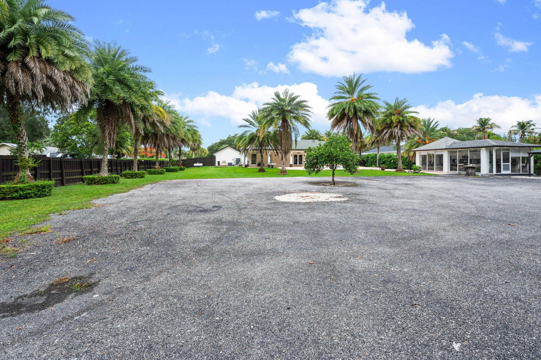 38-web-or-mls-5700-sw-196th-ln