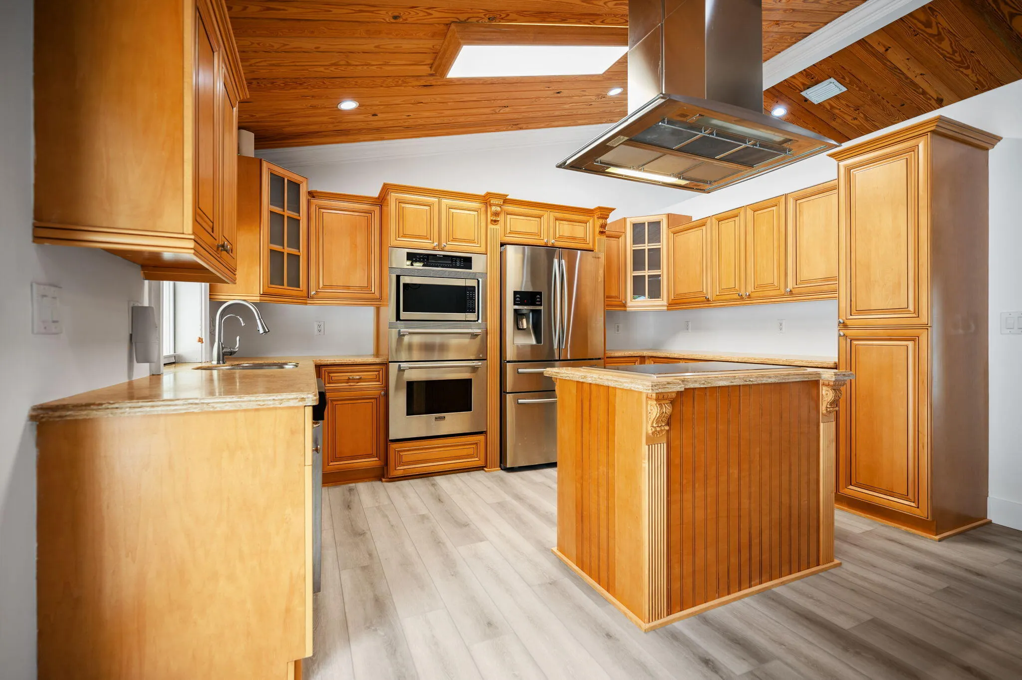 11-web-or-mls-5700-sw-196th-ln