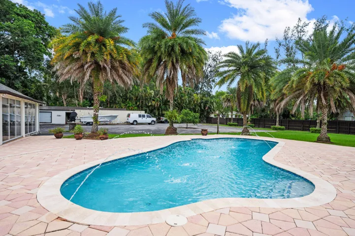26-web-or-mls-5700-sw-196th-ln