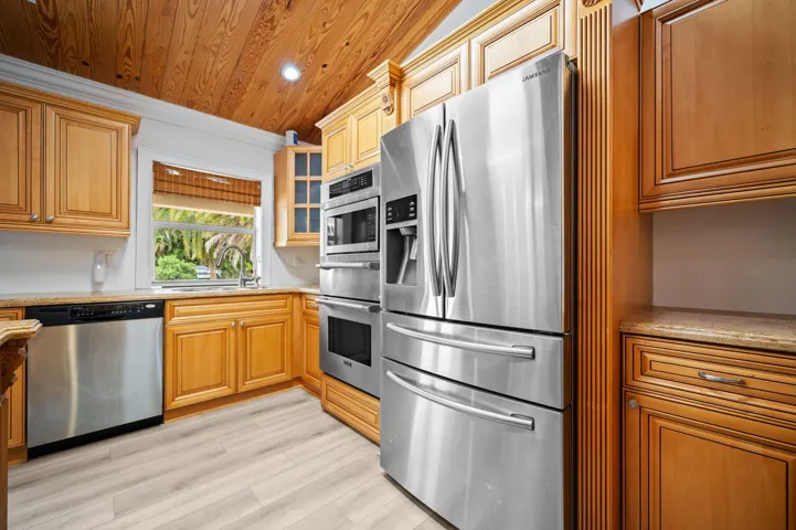 13-web-or-mls-5700-sw-196th-ln