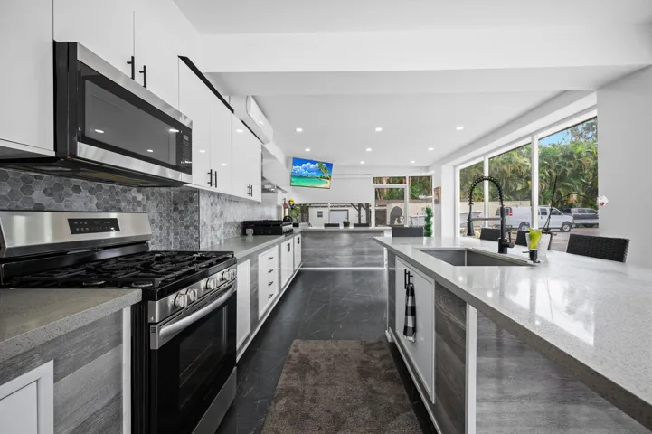 32-web-or-mls-5700-sw-196th-ln