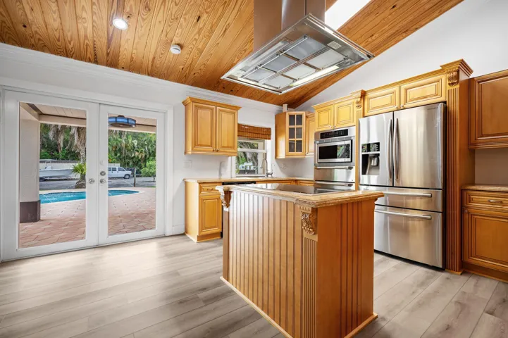 10-web-or-mls-5700-sw-196th-ln