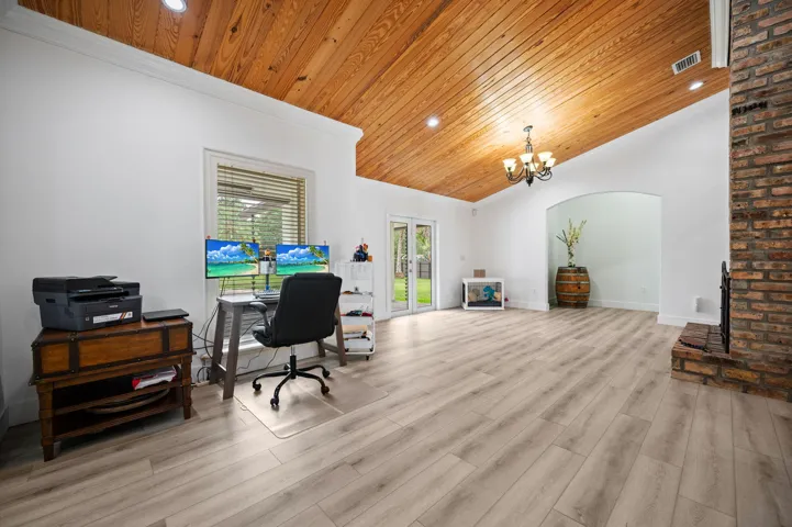 7-web-or-mls-5700-sw-196th-ln