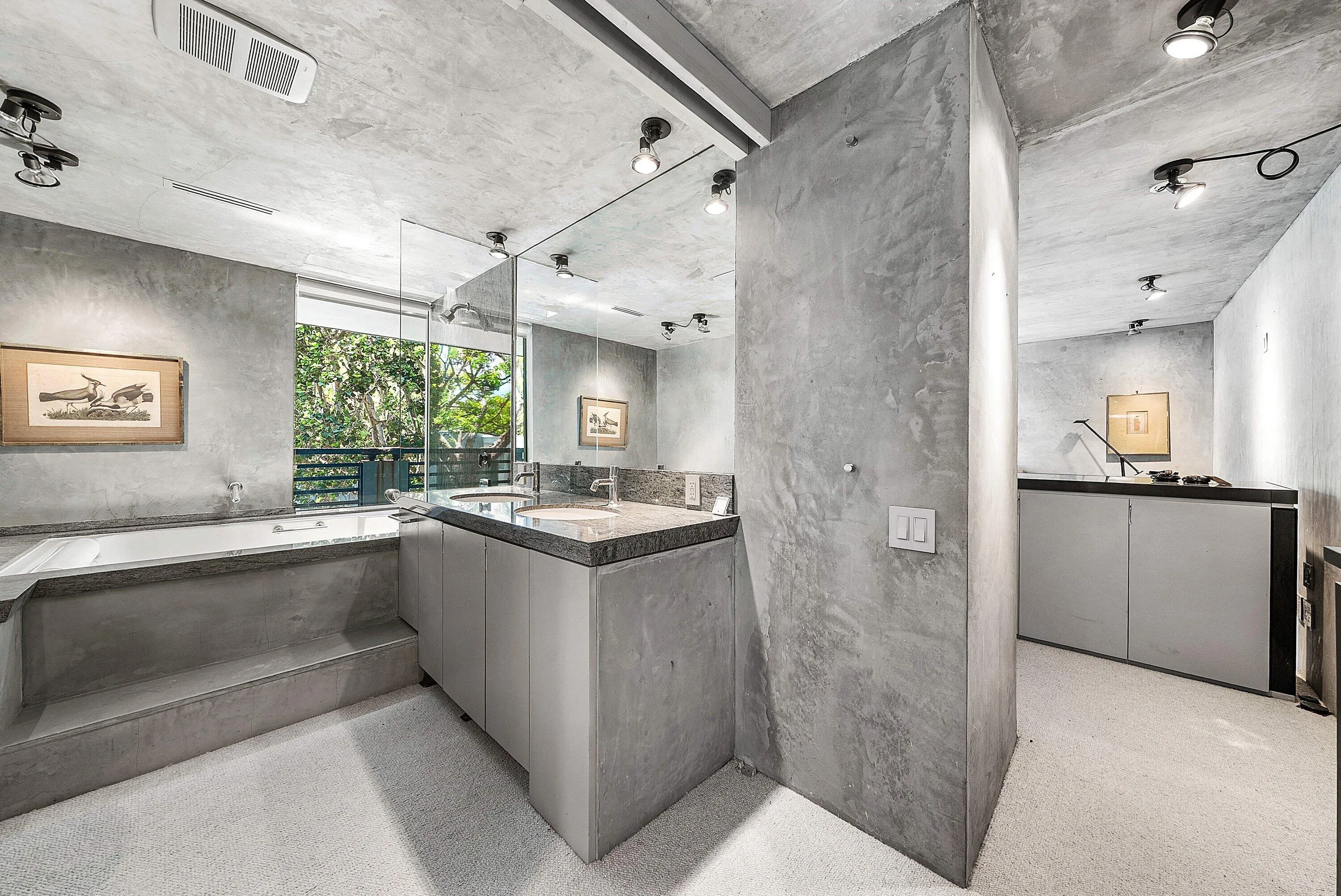 042-1496NorthLakeWay-PalmBeach-FL-33480-