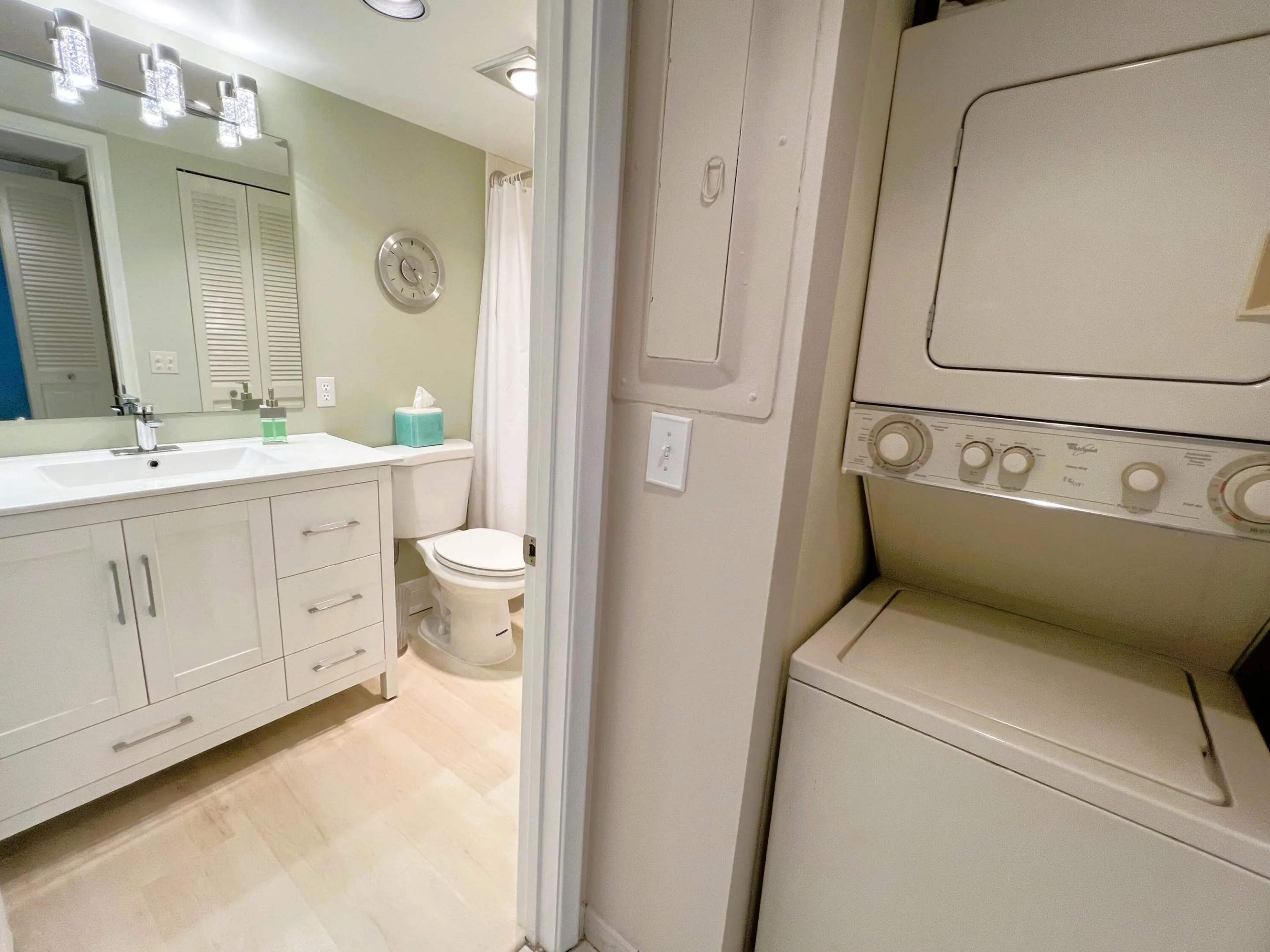 Washer/Dryer Inside