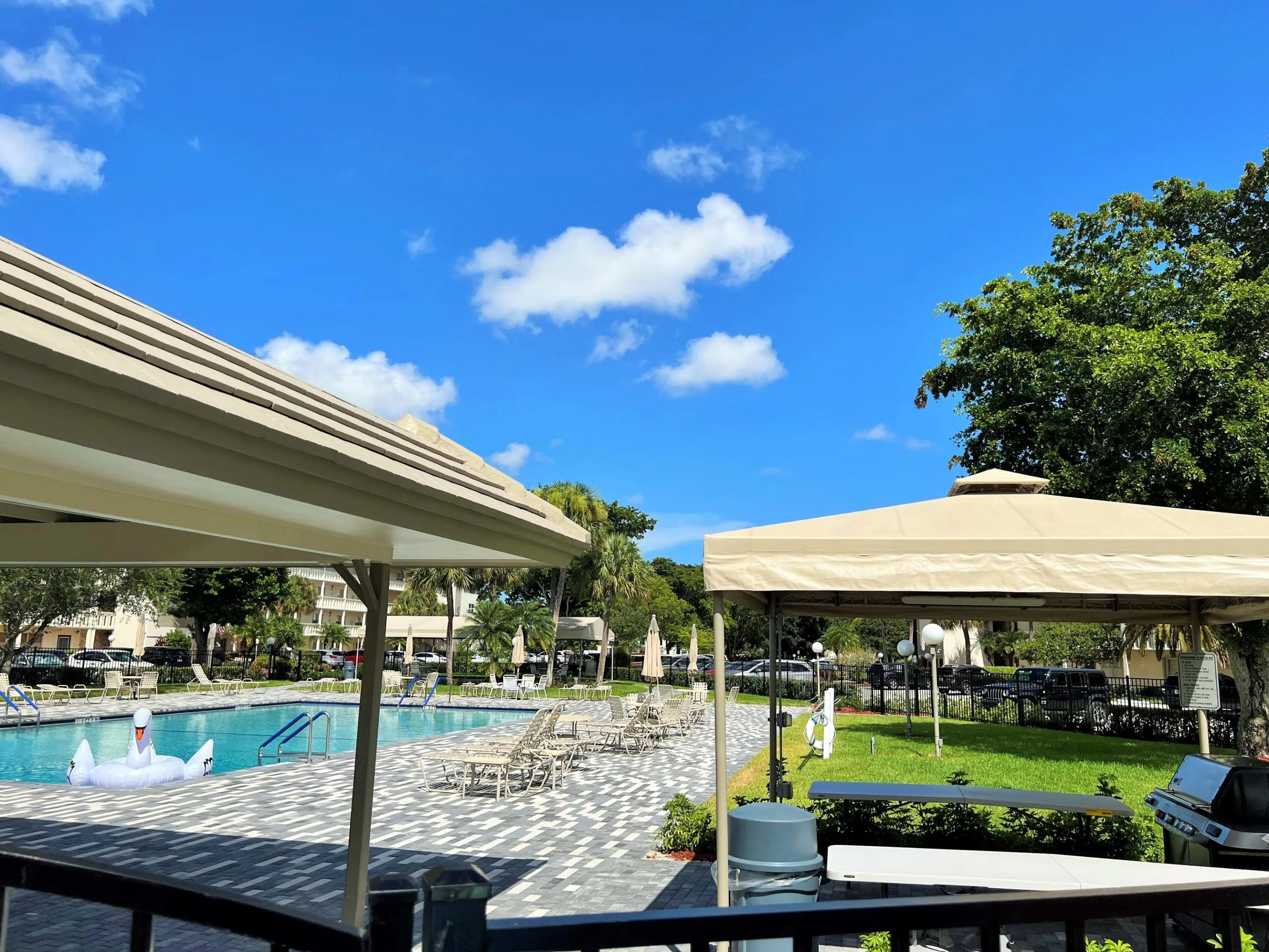 Bimini Pool