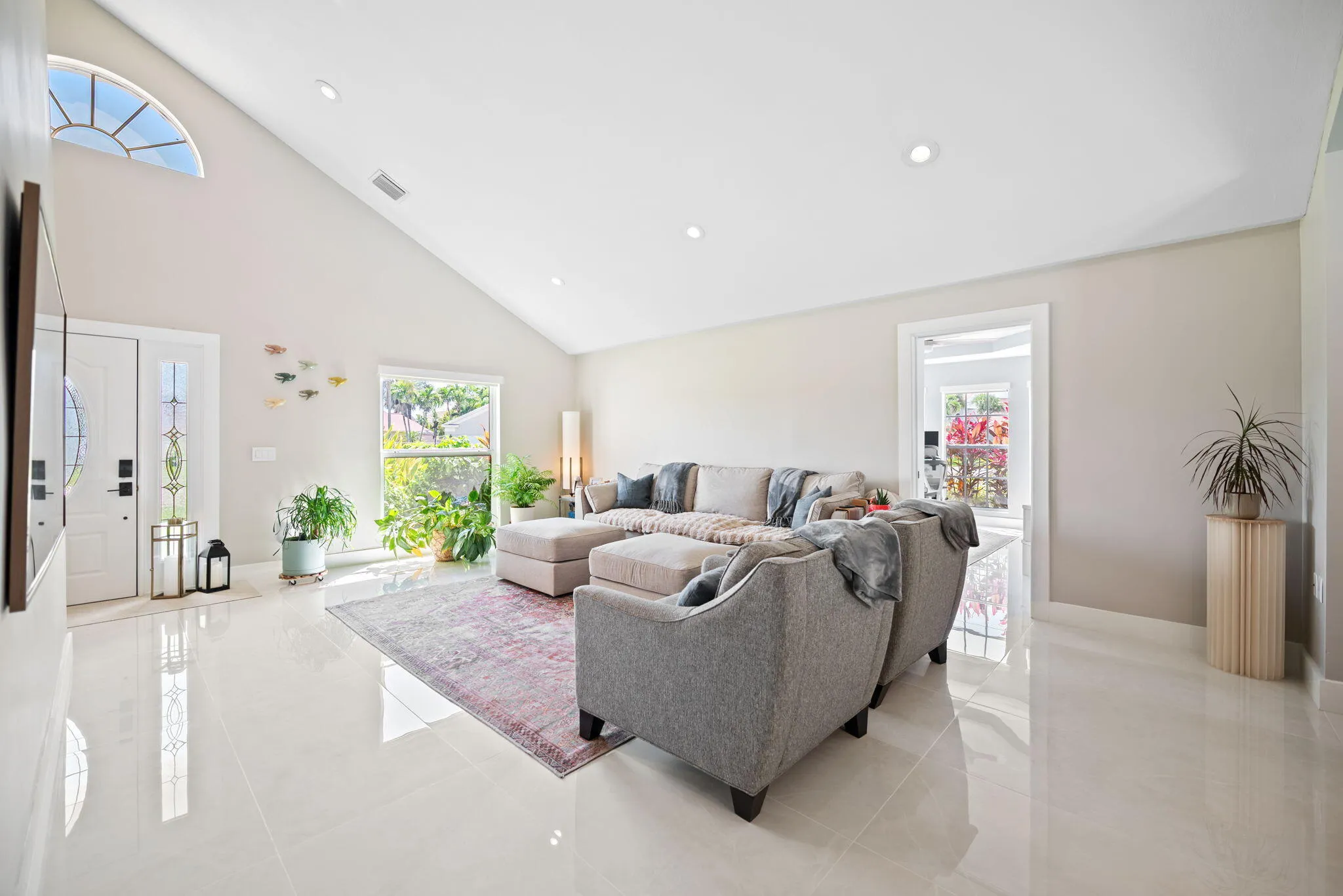 6-web-or-mls-22612-middletown-dr