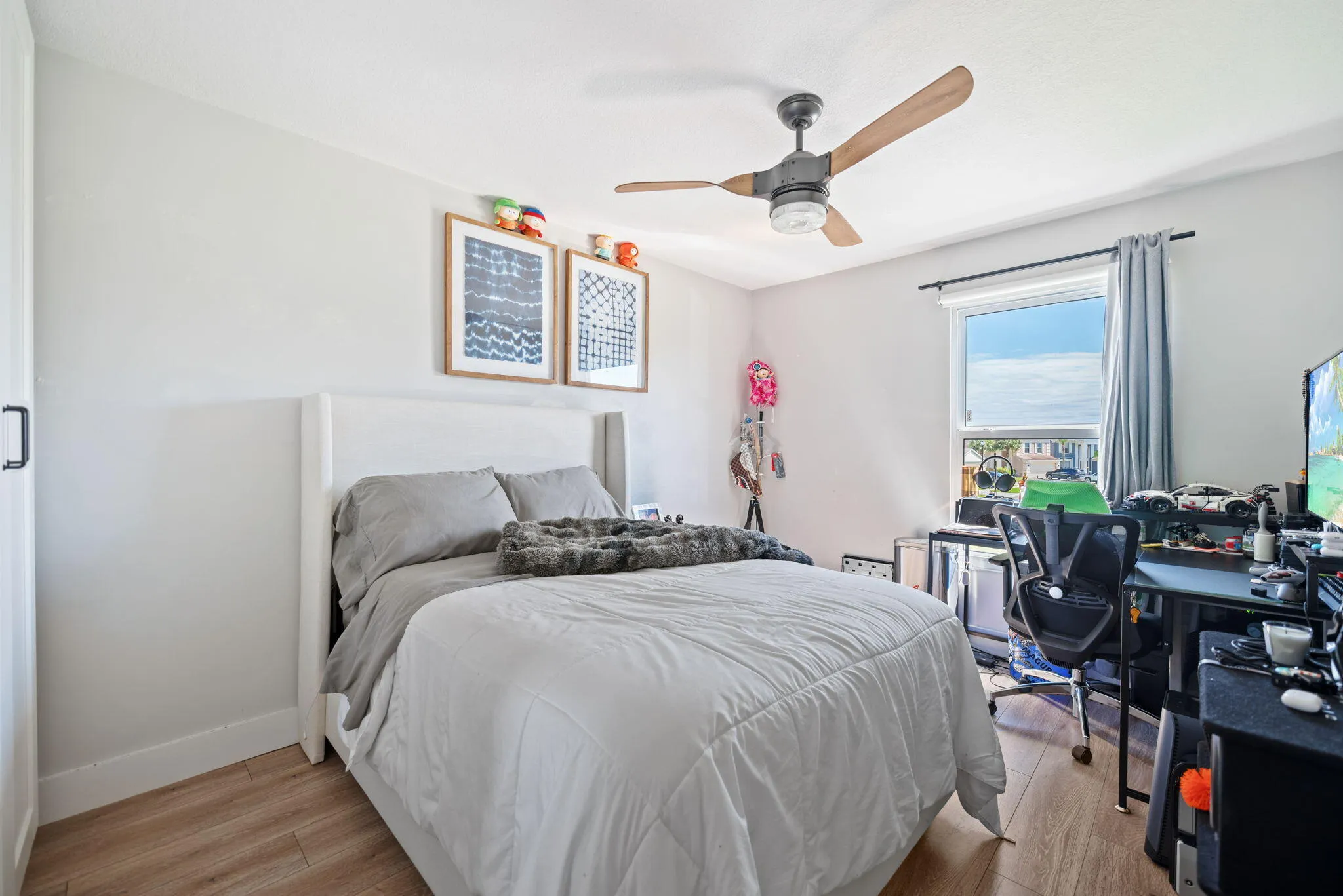 24-web-or-mls-22612-middletown-dr