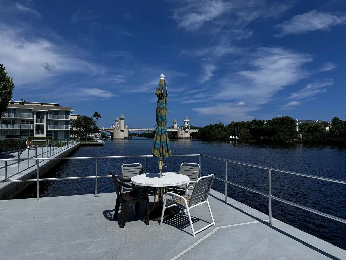 Intracoastal seating