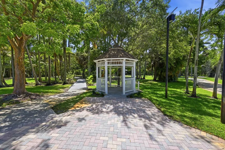 One of Wilton Manors' signature parks, Richardson Historic Park and Nature Preserve combines open green space with local​​‌​​​​‌​​‌‌​‌‌​​​‌‌​‌​‌​‌​​​‌​​ history.