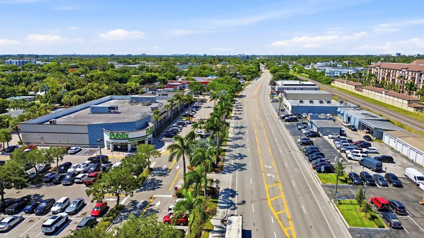 Bird's eye view showcasing the surrounding neighborhood and nearby local attractions.
