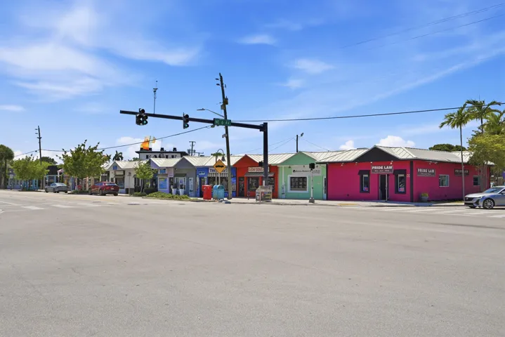 From casual cafés to unique boutiques, Wilton Drive offers something for everyone.