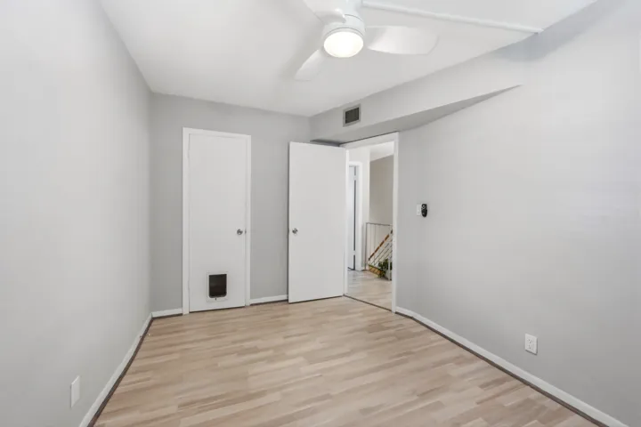 Bedroom offering a spacious and comfortable retreat.