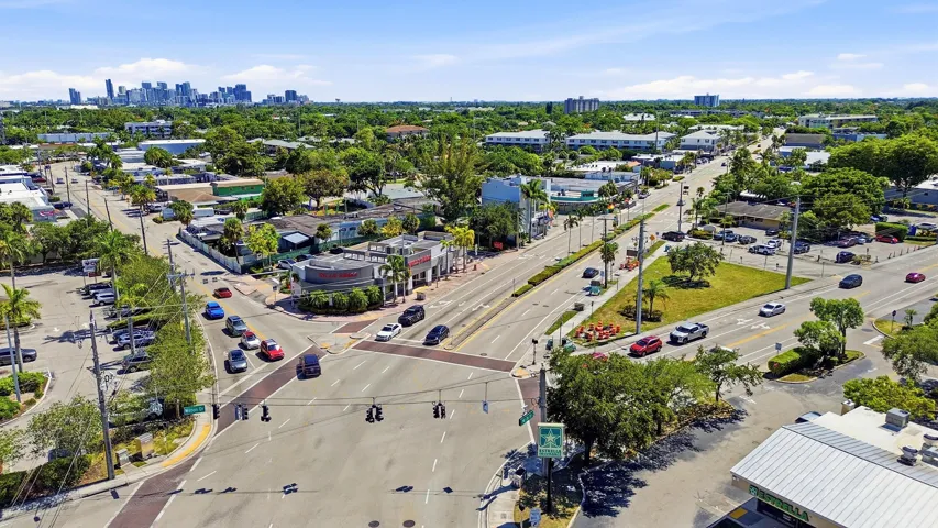 Overhead view illustrating the home's convenient access to the area's most popular destinations.