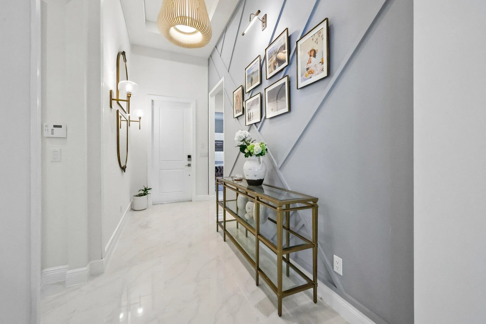 FRONT ENTRY HALLWAY
