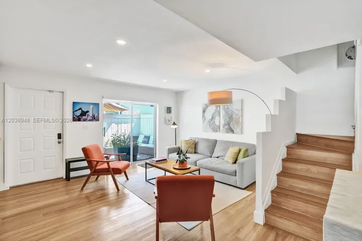 Livinvg, Entry & Stairway