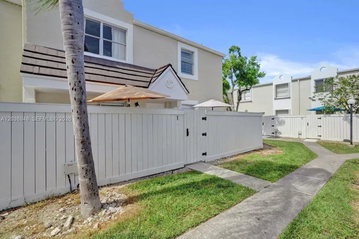 Front Wakway & Entry