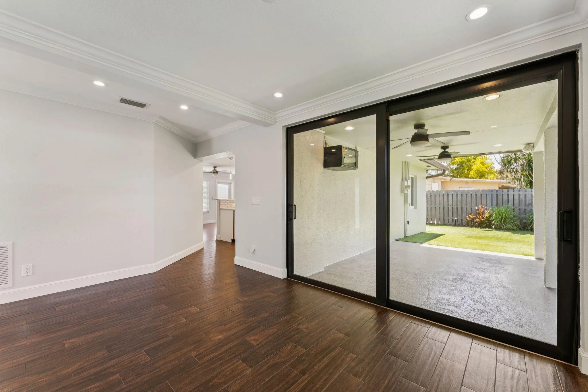 1660 NE 31st St 24