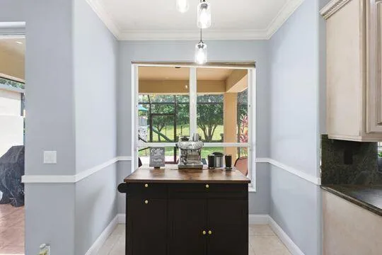 Breakfast area or coffee bar area