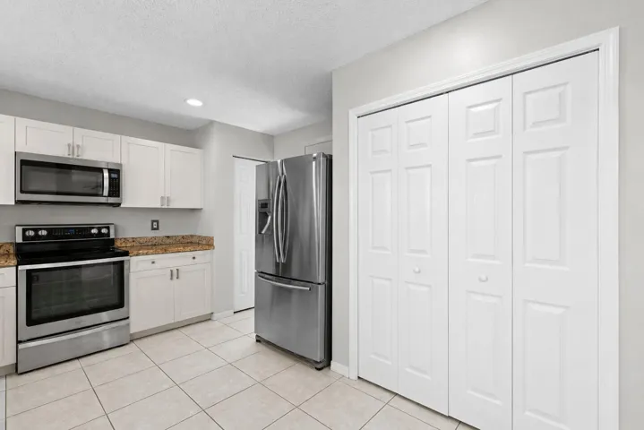 3961 Crescent Creek Place - Kitchen 4
