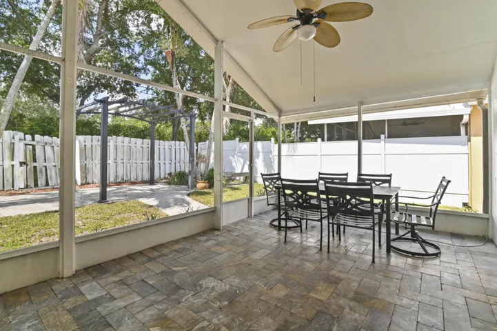 22 Patio 01