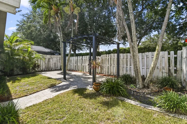 26 Backyard 03