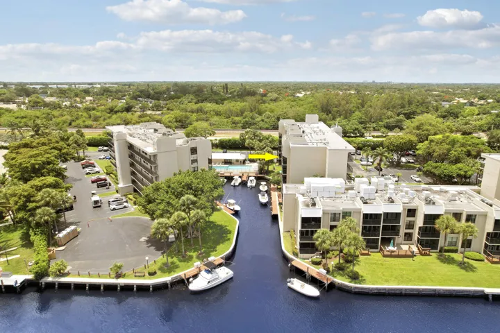 20 Royal Palm Way 204 Aerial