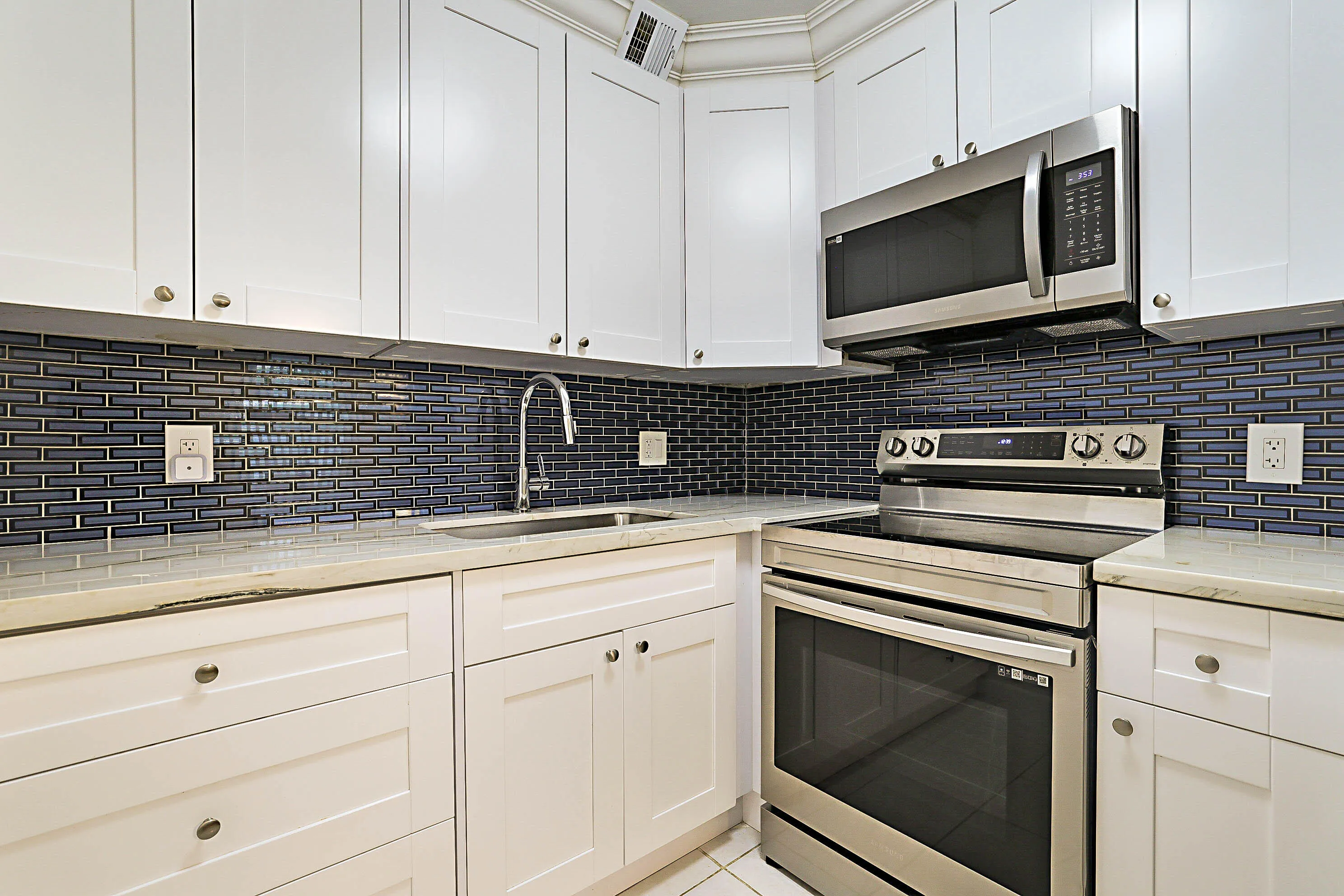 1023 Ellesmere B -11
